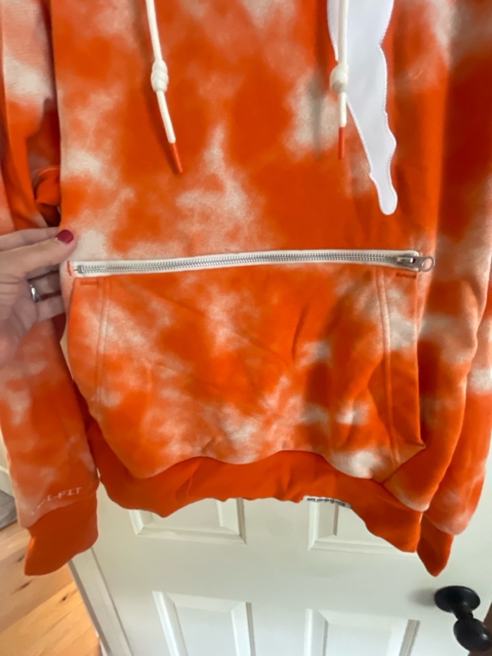 Nike medium women’s hoodie - Picture 4 of 9